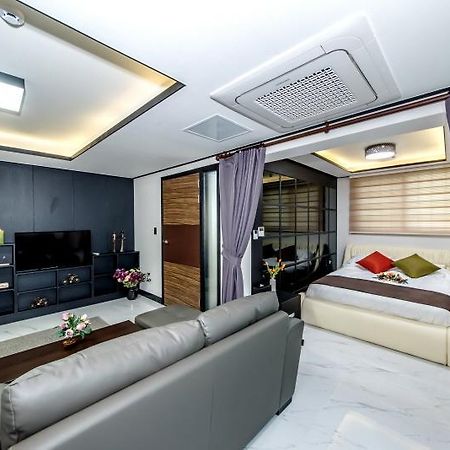 Jeju Skyhill Pension 西归浦市 外观 照片