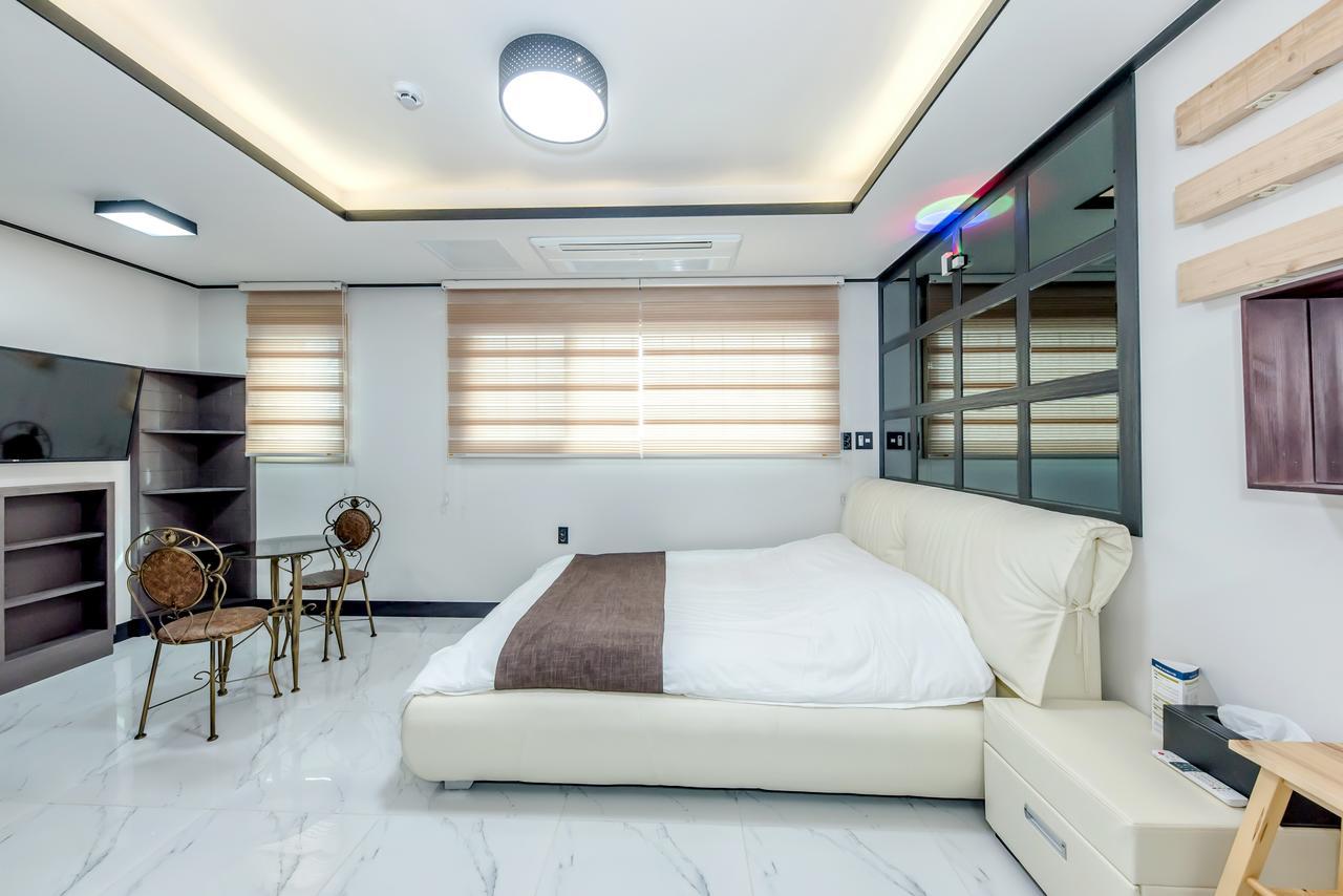 Jeju Skyhill Pension 西归浦市 外观 照片