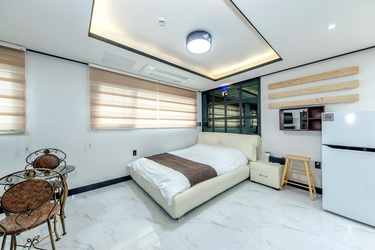 Jeju Skyhill Pension 西归浦市 外观 照片
